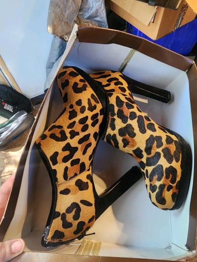 leopard print stilettos bran new size 8