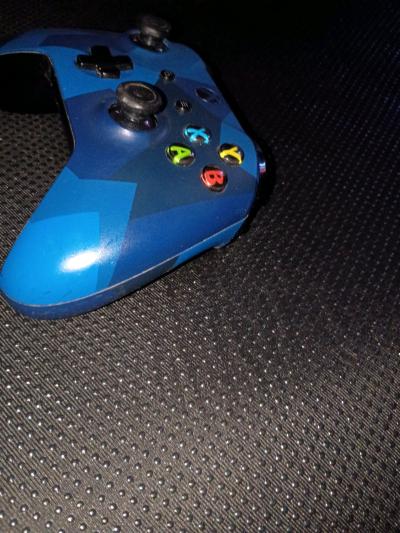 Microsoft Xbox one special edition midnight Forces wireless - Thumbnail 4