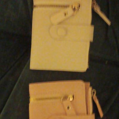 2 womens wallets - Thumbnail 2