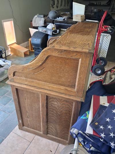 nice roll top desk with key