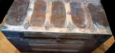 vintage Victorian steampunk trunk with lithograph picture - Thumbnail 5