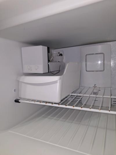 Frigidaire Refrigerator - Thumbnail 5