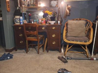 desk and chest of drawers