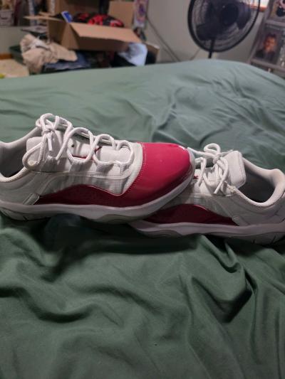 Jordans - Thumbnail 3