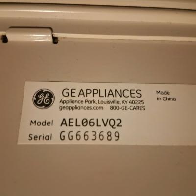 GE 6000 BTU Window Air Conditioner  Clean  Works Great - Thumbnail 6