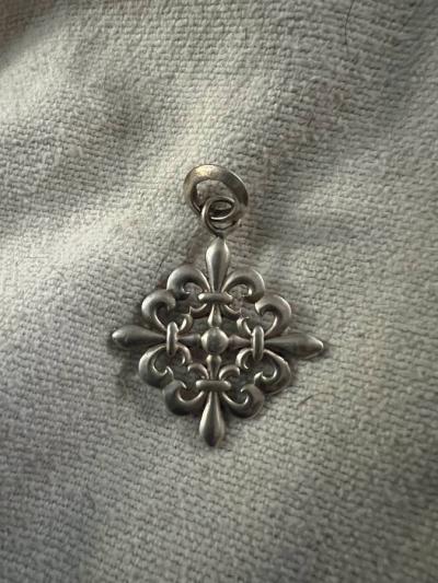 Fluer de Lis Unmarked Sterling Silver Pendant