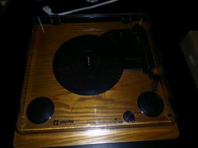 Popsky 3Speed Turntable w Bluetooth capability and speakers - Thumbnail 3