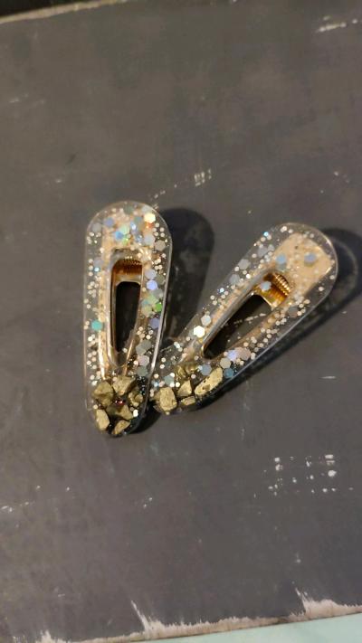 Handcrafted Resin Hairclips - Thumbnail 7