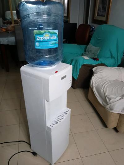 water dispenser mark Igloo used