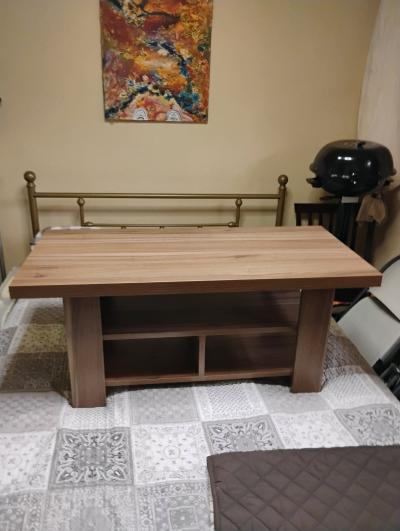 coffee table  like new