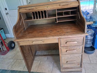 nice roll top desk with key - Thumbnail 3