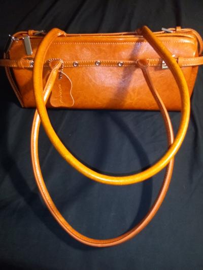 nice tan bag great for the rodeo or going out - Thumbnail 2