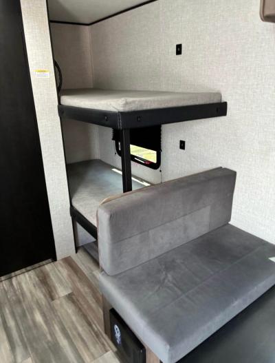 2025 Jayco 170 BH - Thumbnail 5