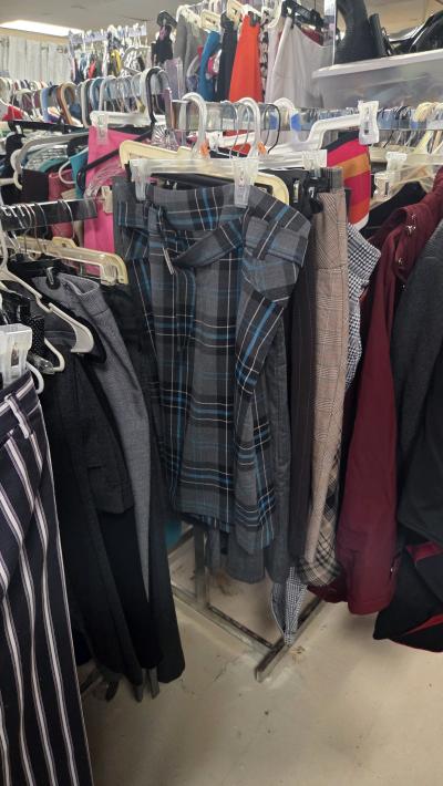 Everything is one dollar at Saint Luke thrift store - Thumbnail 3