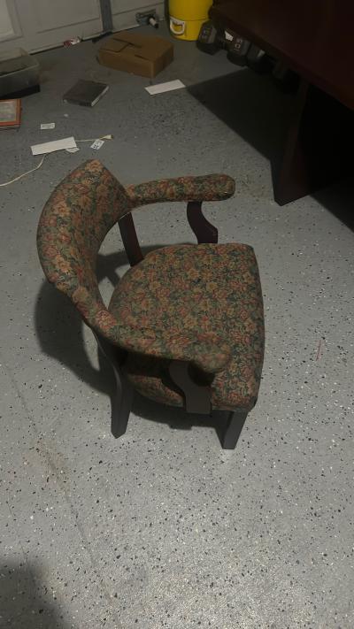 Vintage Accent Chair  Solid Wood Frame  Great Condition - Thumbnail 4