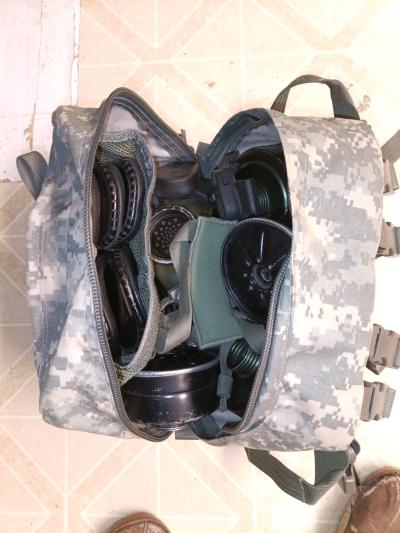 Authentic US issued M40 gas mask accessories - Thumbnail 10