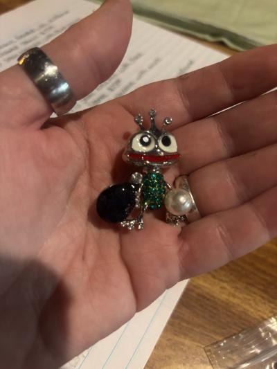 super cute frog brooch - Thumbnail 3