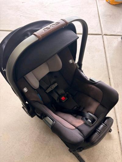 Nuna Pipa Infant Car Seat and stroller travel system - Thumbnail 3