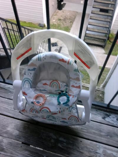 Beautiful baby chair cash only