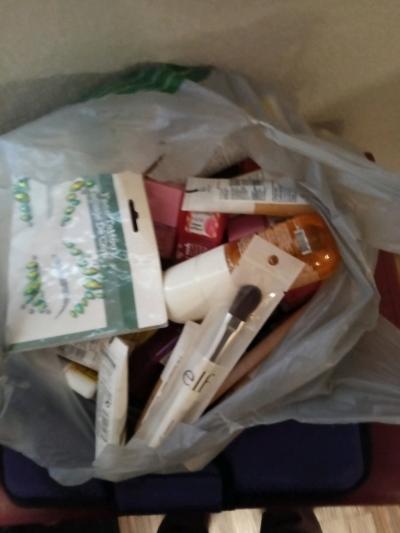 40 brand new makeup products lot - Thumbnail 2