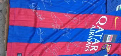 Signed FC Barcelona 20162017 Home Shirt  Jersey with COA - Thumbnail 5