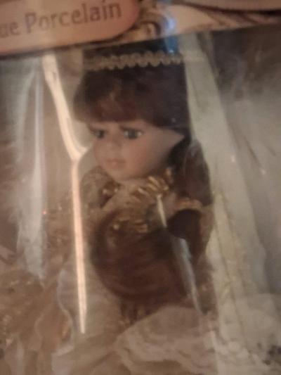 Collectors Choice Porcelain Doll - Thumbnail 8