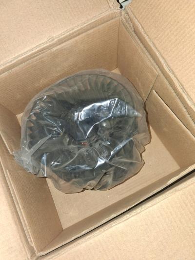 blower motor and resister new in box - Thumbnail 3