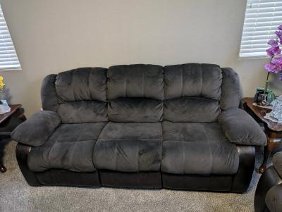 Living Room Set Gently Used - Thumbnail 2
