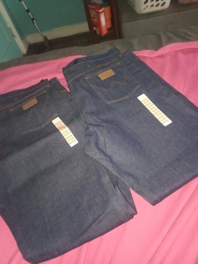 men wranglers size 42x34