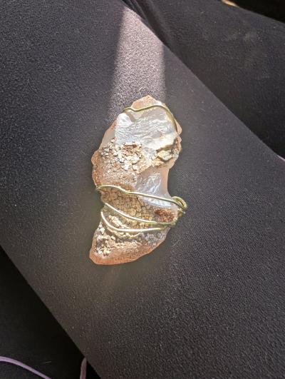 translucent chalcedony quartz - Thumbnail 9
