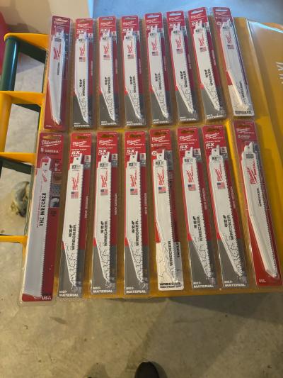 Sawzall metal and wood blades