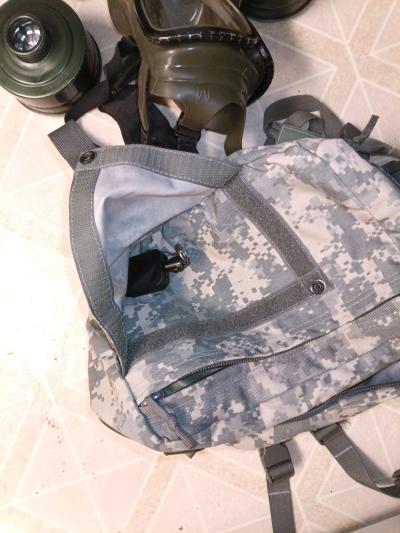 Authentic US issued M40 gas mask accessories - Thumbnail 9