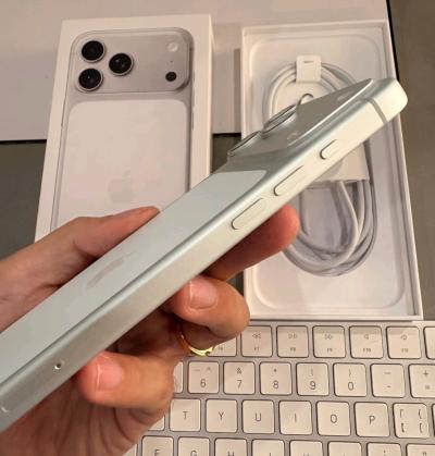 iPhone 17 Pro Max Orange Titanium  Potencia Estilo y Exclusi - Thumbnail 5