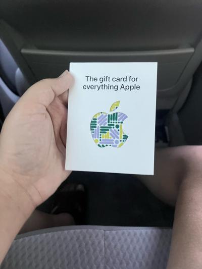 Apple gift card with 480 dollars in it brand new unopened - Thumbnail 3