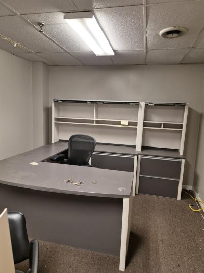 Office Furniture Desks miscellaneous items