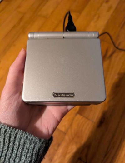 Nintendo Gameboy advance sp - Thumbnail 3
