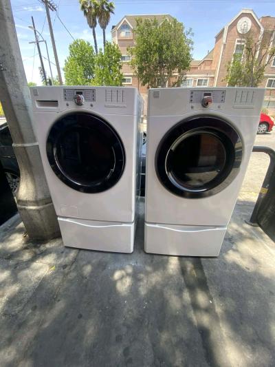 SET WASHER AND DRYER KENMORE PEDESTALS