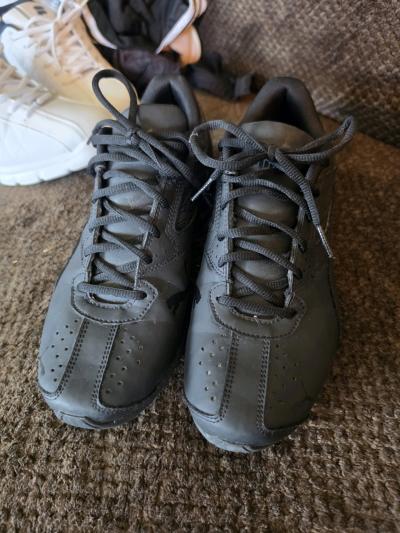 Mens all black pumas