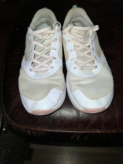 womens NIKE CITY REP TR SNEAKERS WHITE GREEN COLOR SIZE 75 - Thumbnail 2