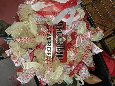 very nice hand made wreaths variety of styles - Thumbnail 4