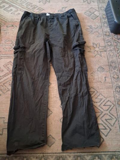 Cargo Pants Green size L and Black Size 12 to 14 - Thumbnail 3