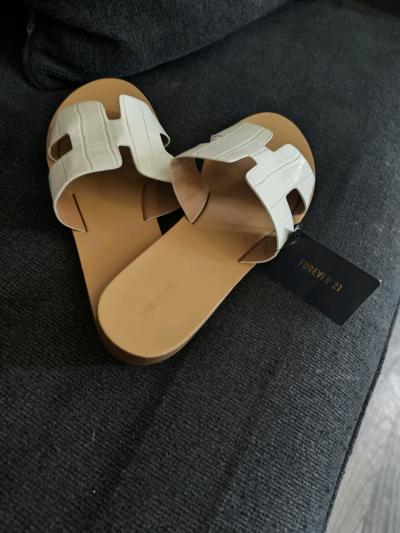 forever 21 brand new sandals never worn - Thumbnail 4