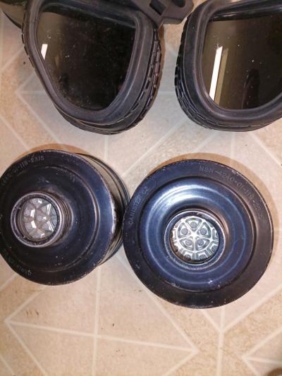 Authentic US issued M40 gas mask accessories - Thumbnail 7