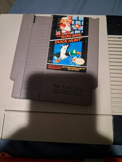 1985 Nintendo nes - Thumbnail 2