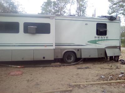 2001 winnabego brave edition