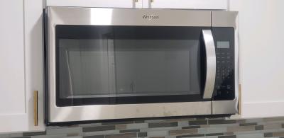 over the Stove Microwave  Like Brand new - Thumbnail 2