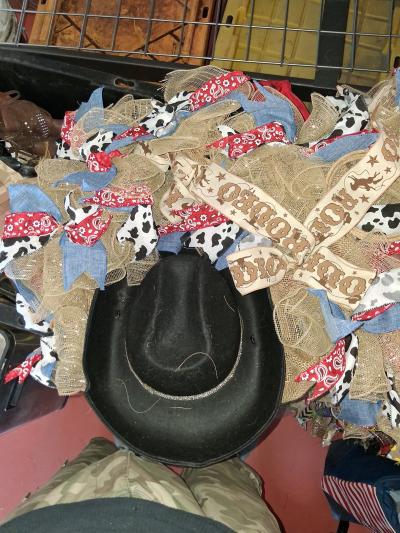 very nice hand made wreaths variety of styles - Thumbnail 12