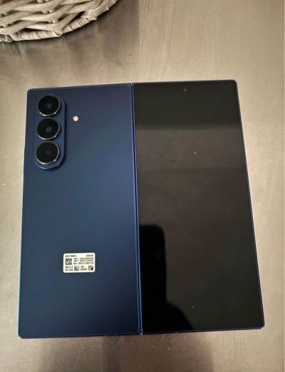 Samsung Galaxy z fold 7 512gb unlocked - Thumbnail 5