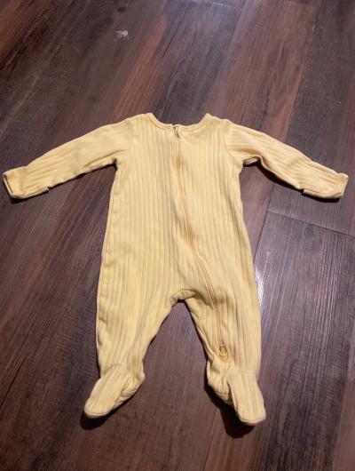 ten baby sleepers ranging in sizes 0 to 3 months - Thumbnail 10