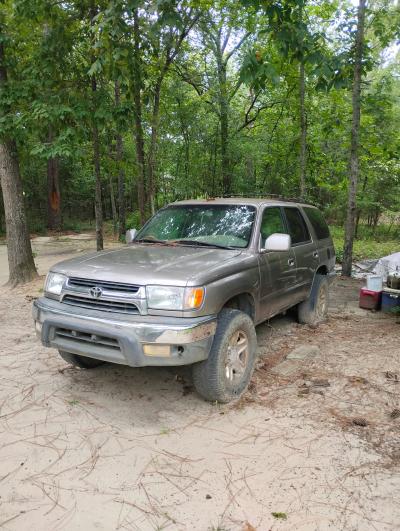 A 2001 Toyota 4 Runner SR5 Tow Package - Thumbnail 3